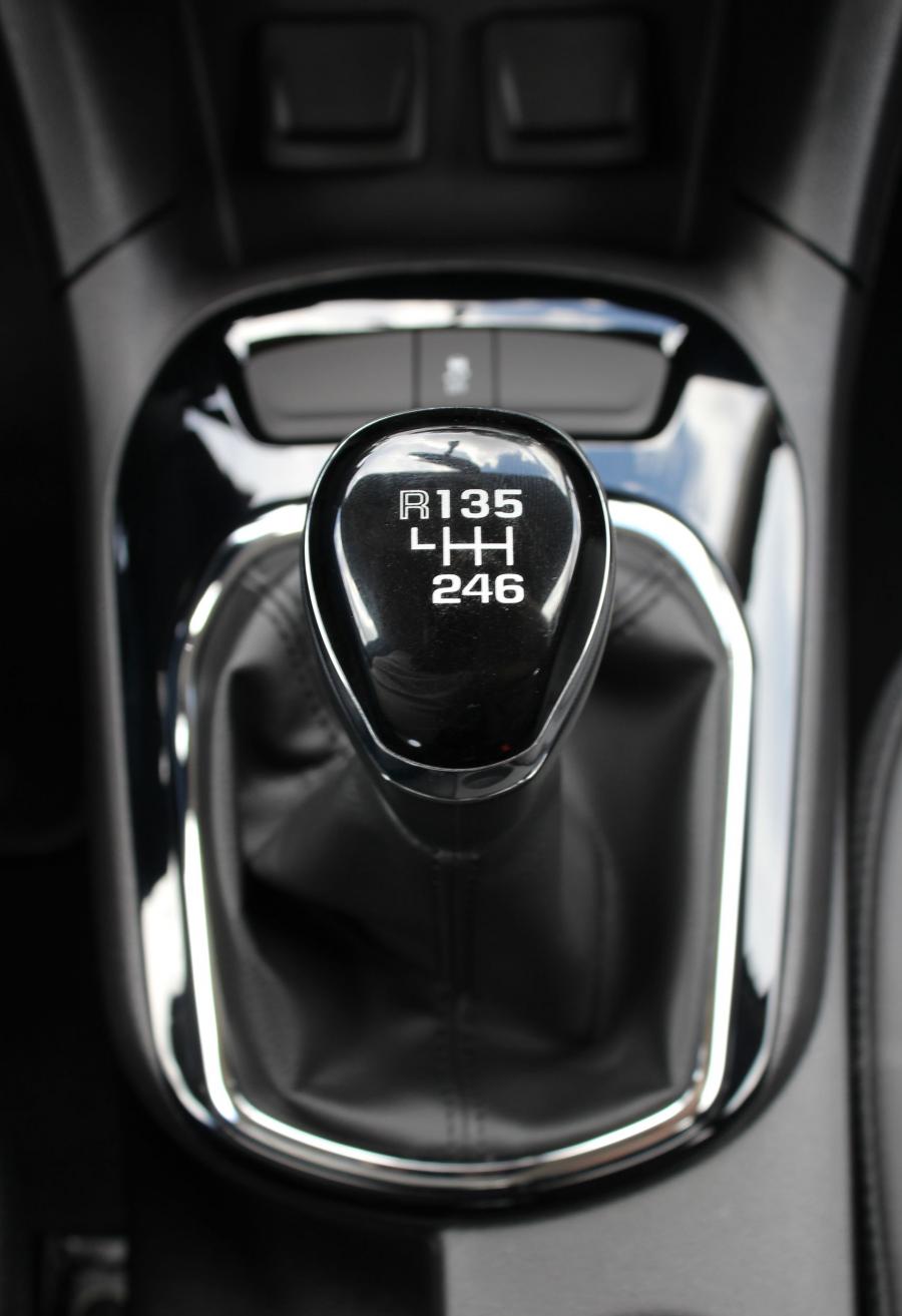 Детали интерьера Chevrolet Cruze Diesel 2017 года  (NA) (фото 42 из 52)